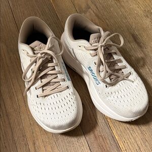 Brooks Neutral Running Shoes in Cream with Blue Logo